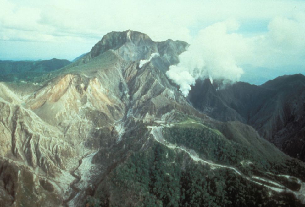Pinatubo-early-eruption-1991-usgs