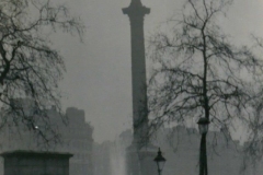 Nelsons_Column_during_the_Great_Smog_of_1952