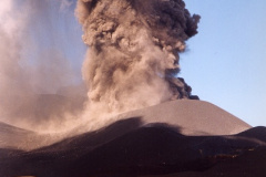 jmreymond-etna-erupts-2002